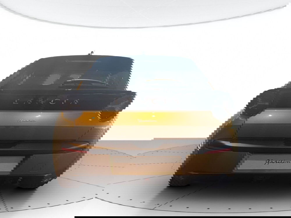 Lancia Ypsilon nuova a Macerata (3)