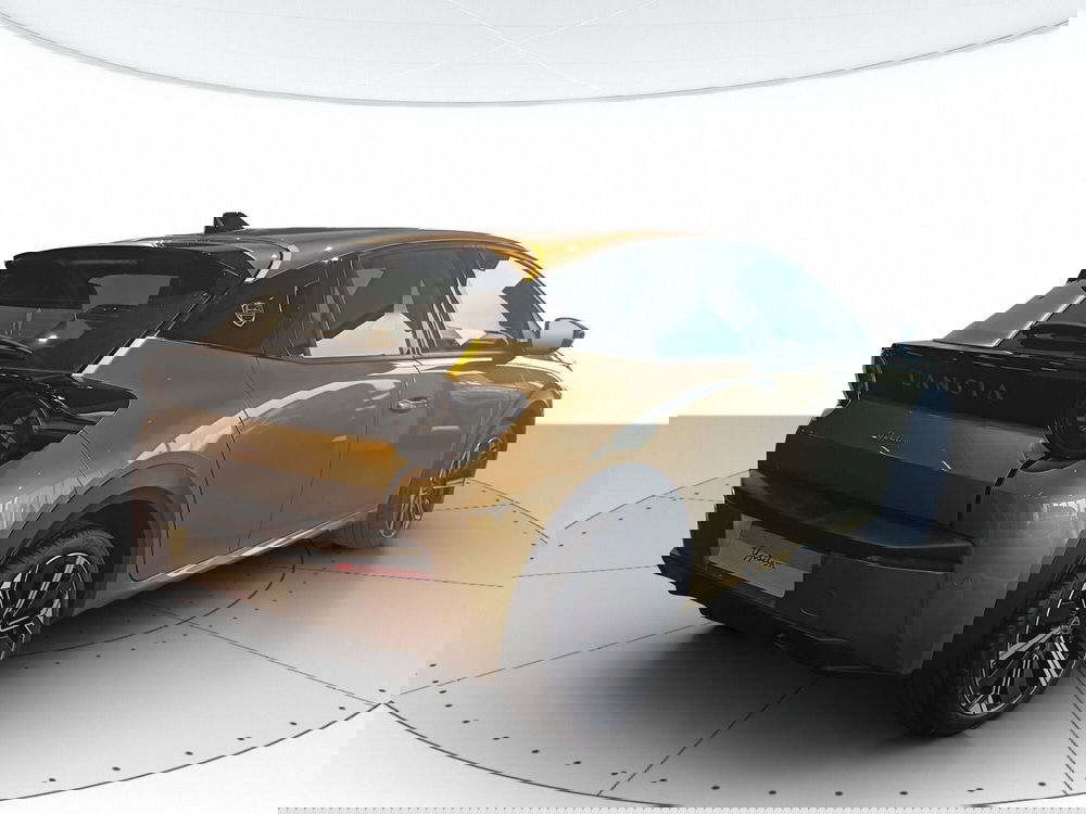 Lancia Ypsilon nuova a Macerata (5)