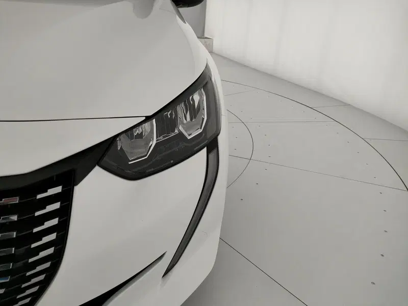 Peugeot 208 usata a Caserta (11)