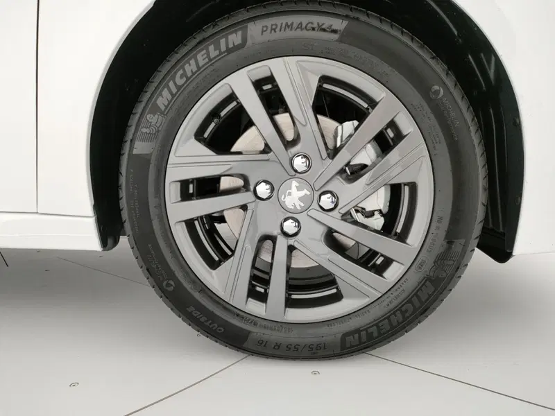 Peugeot 208 usata a Caserta (12)
