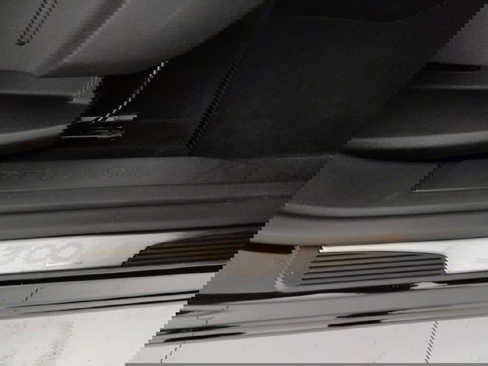 Peugeot 3008 usata a Caserta (20)