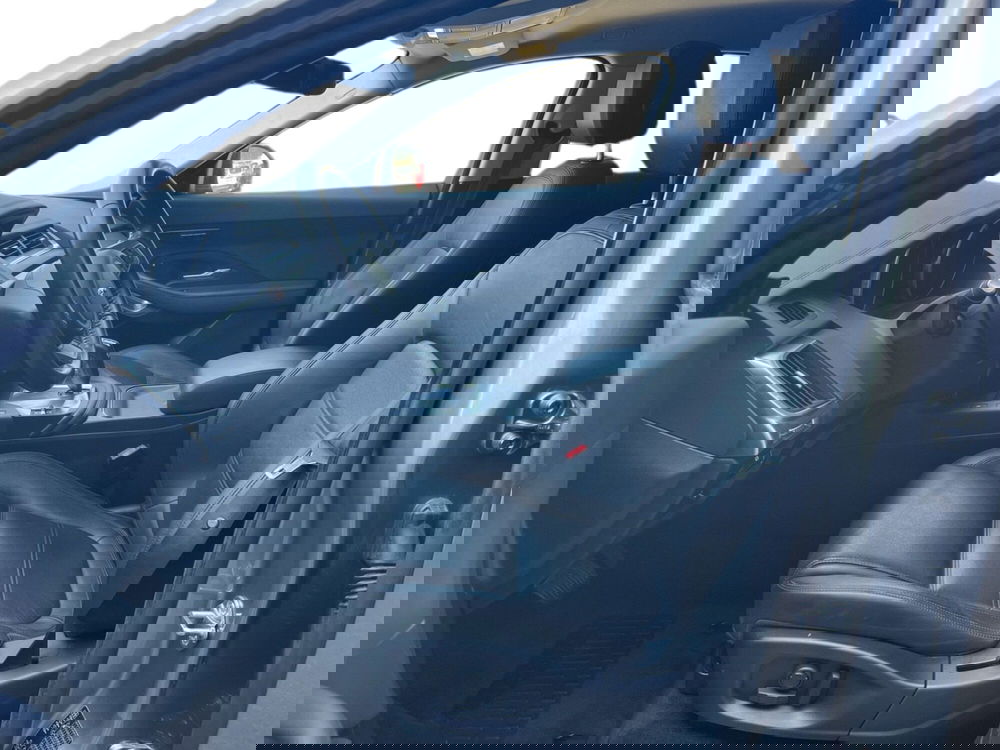 Jaguar E-Pace usata a Torino (10)