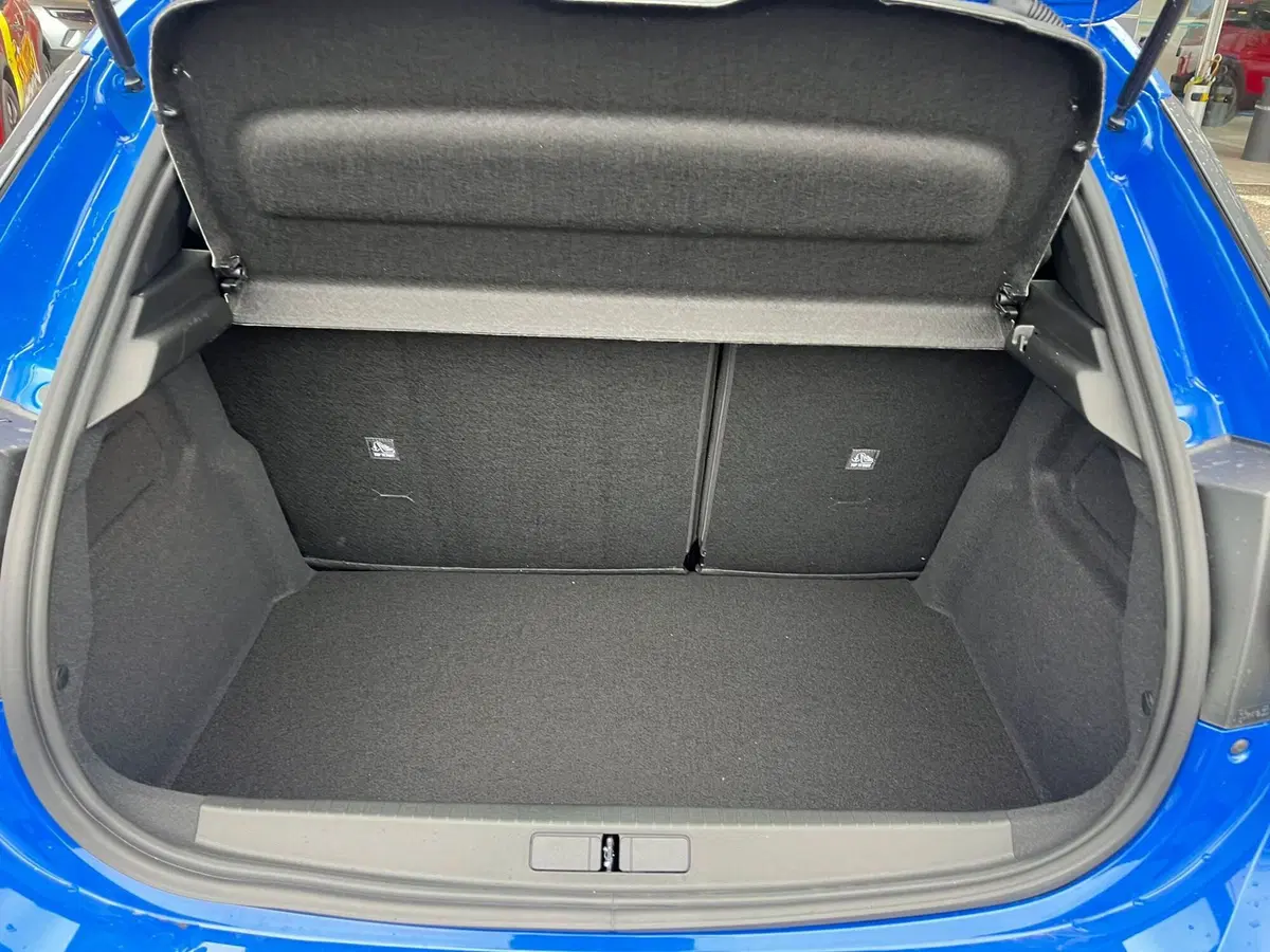 Opel Corsa nuova a Milano (12)