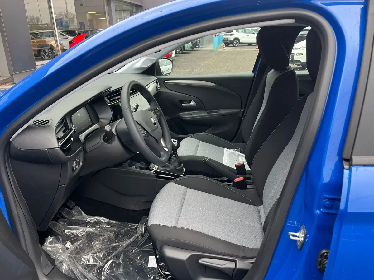 Opel Corsa nuova a Milano (13)