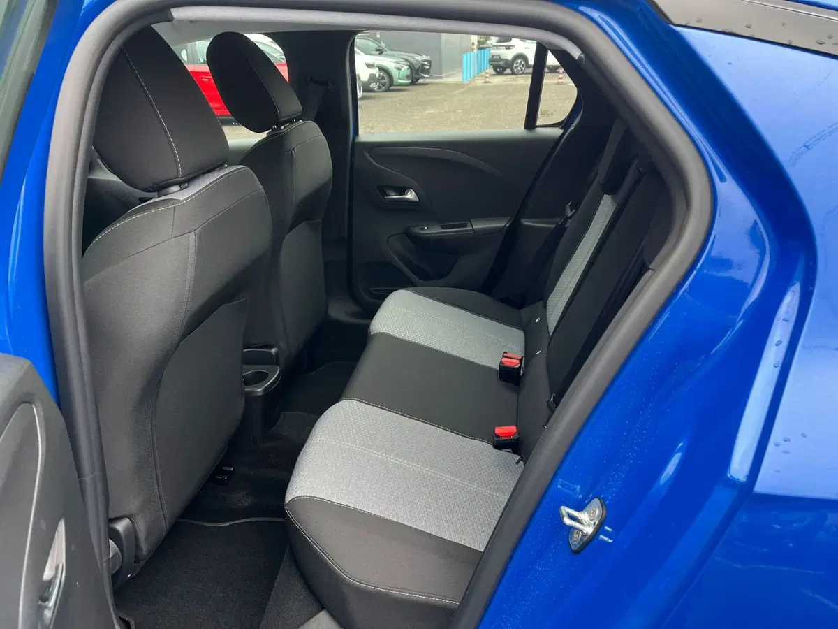 Opel Corsa nuova a Milano (16)