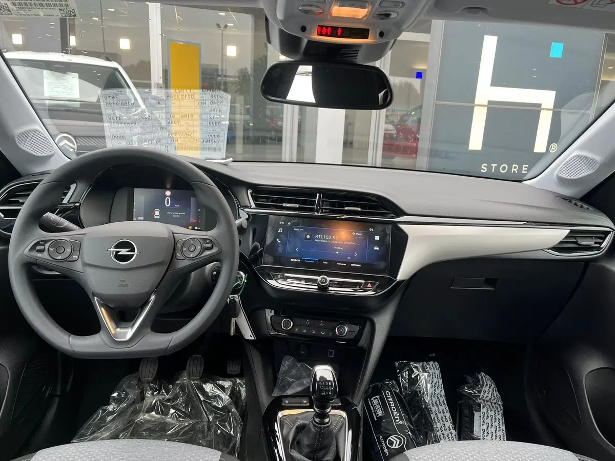 Opel Corsa nuova a Milano (17)