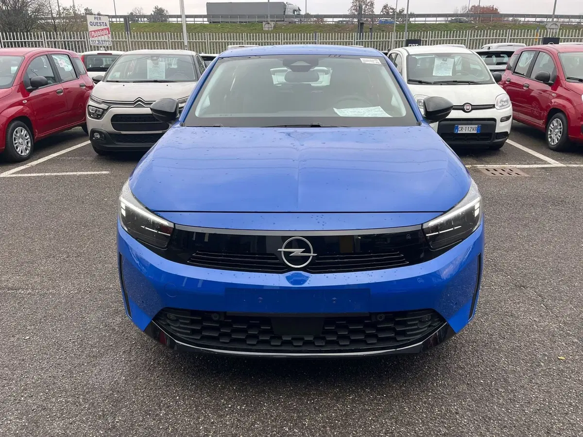Opel Corsa nuova a Milano (2)