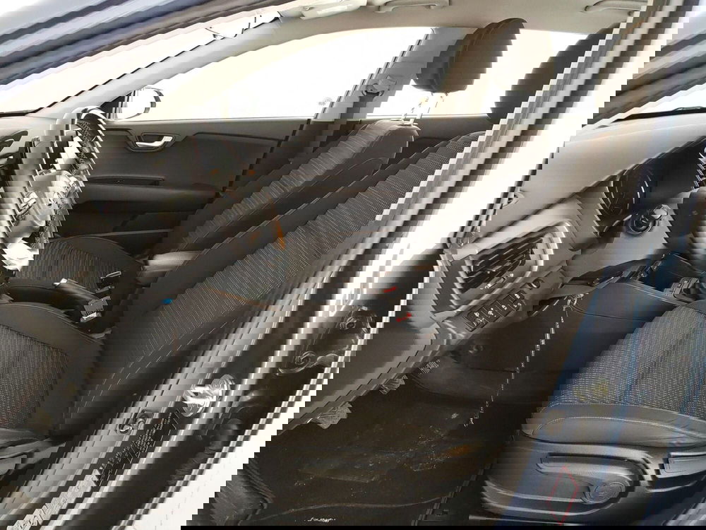 Kia Stonic usata a Caserta (17)