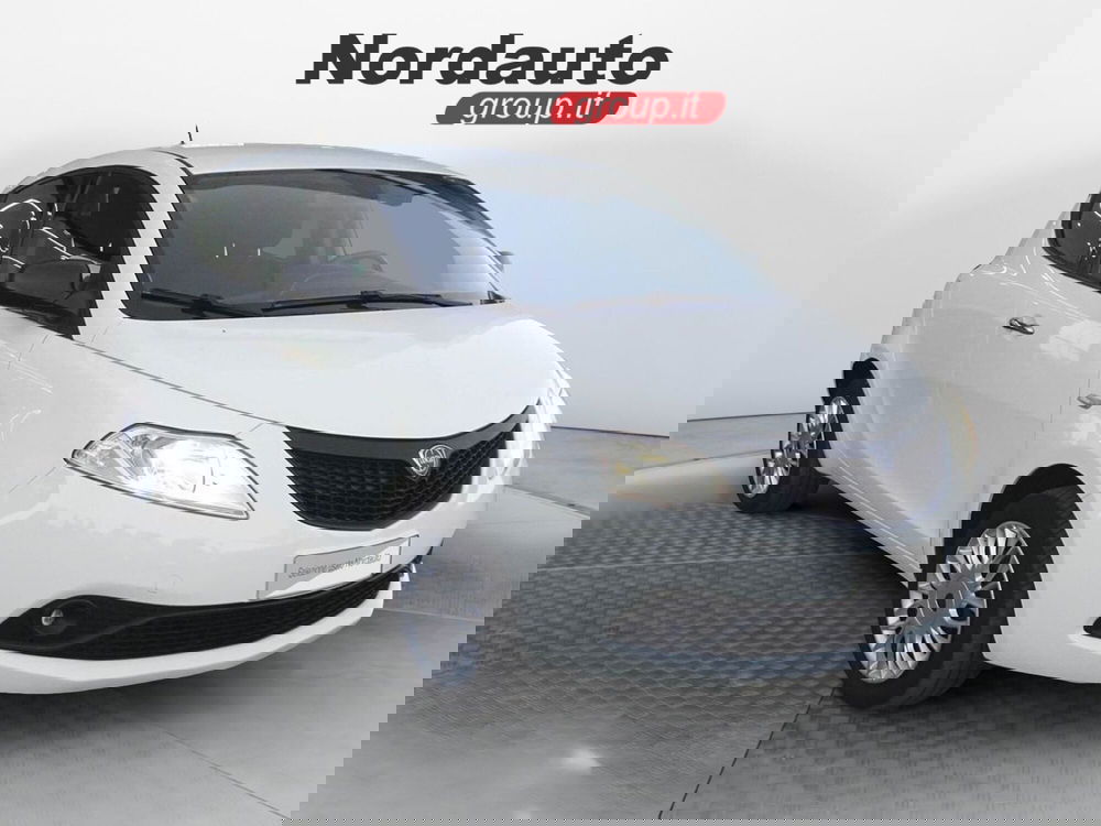 Lancia Ypsilon usata a Treviso (3)