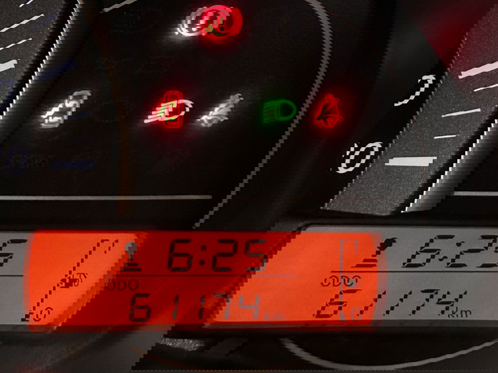 Nissan Micra usata a Milano (9)