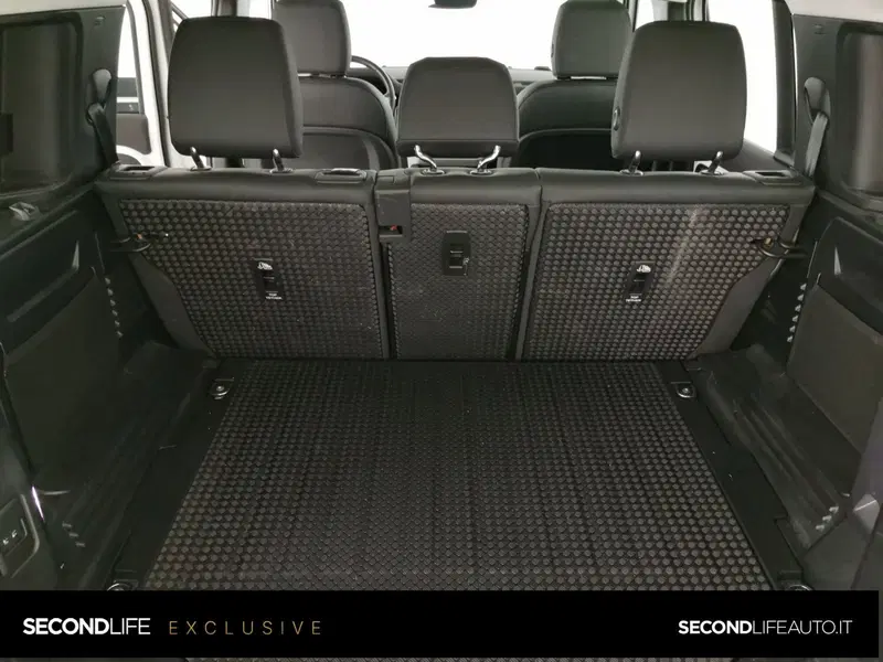 Land Rover Defender usata a Chieti (9)