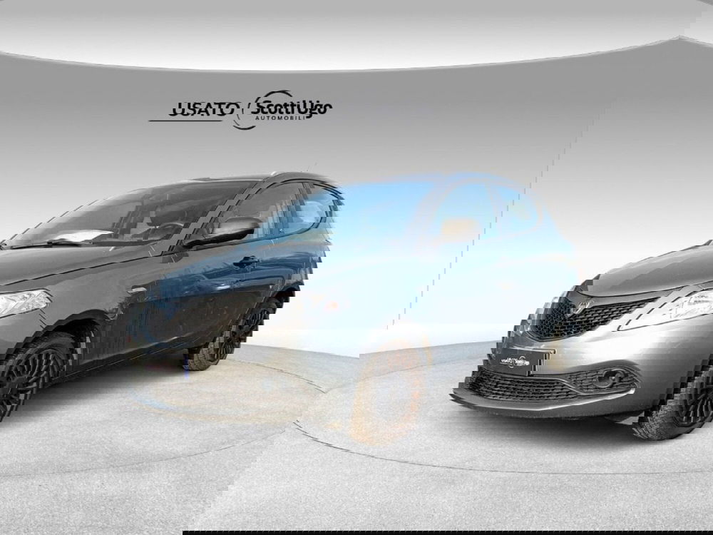 Lancia Ypsilon usata a Firenze