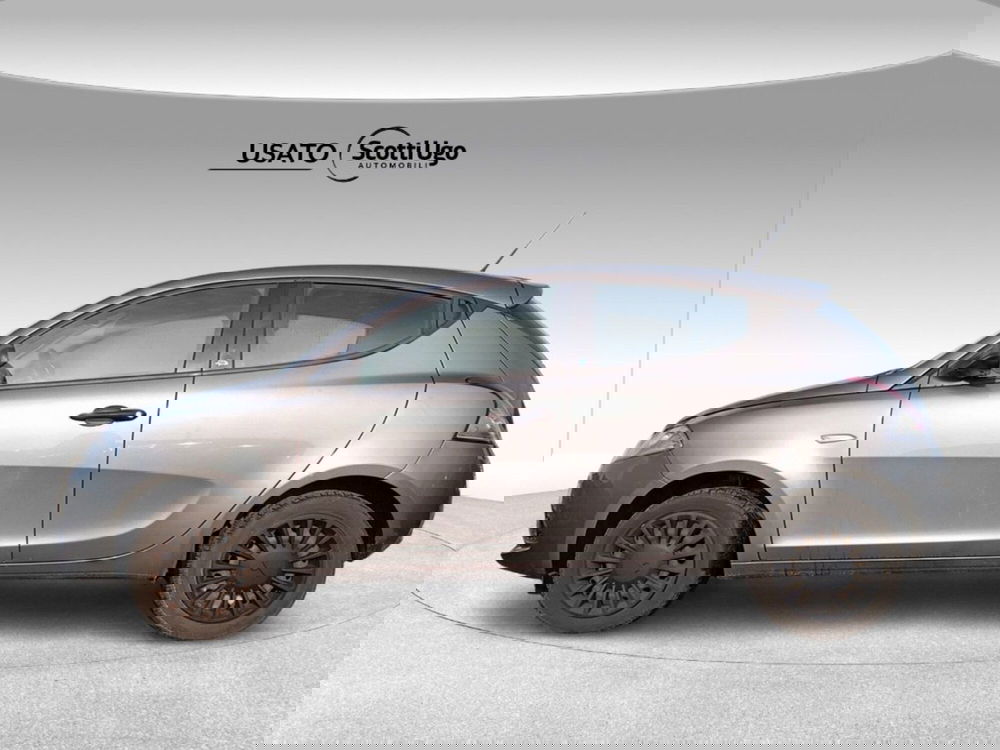 Lancia Ypsilon usata a Firenze (5)