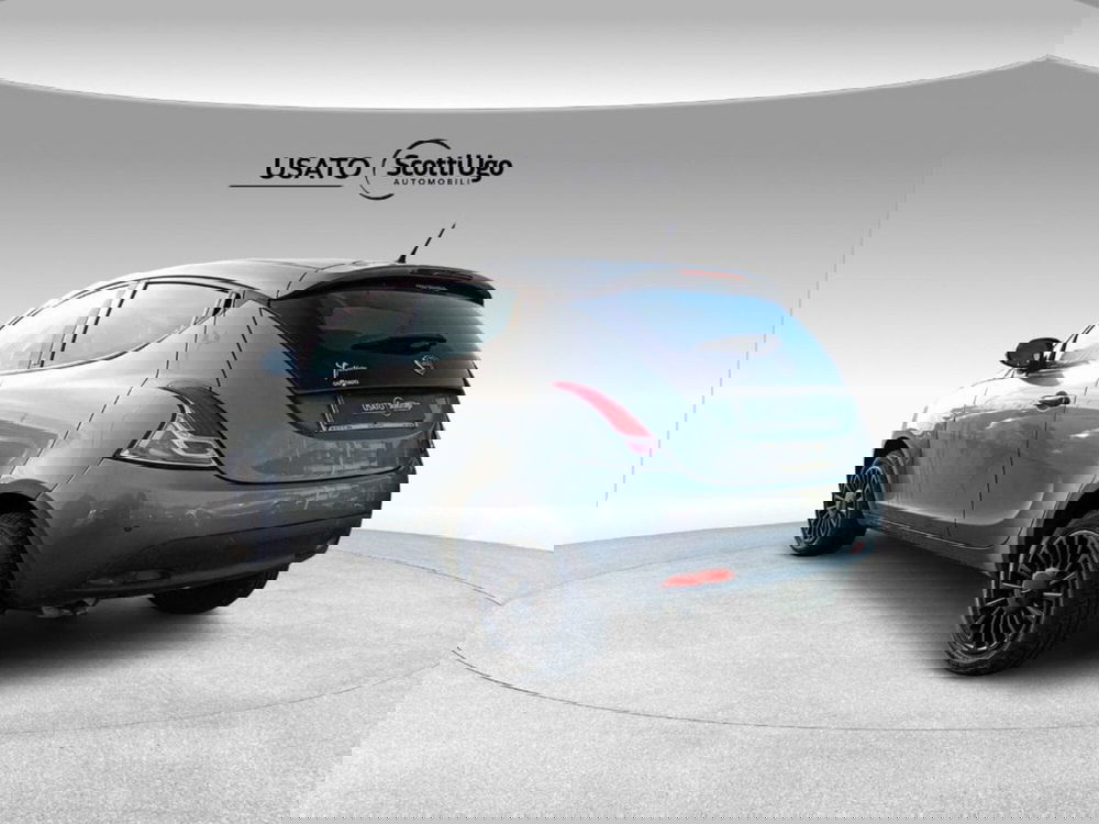 Lancia Ypsilon usata a Firenze (6)