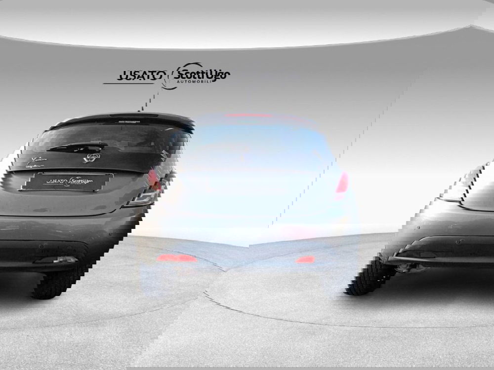 Lancia Ypsilon usata a Firenze (7)