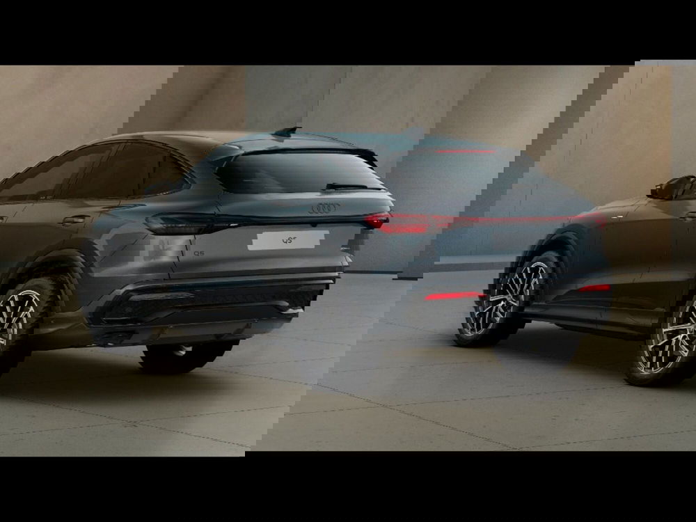 Audi Q5 Sportback nuova a Pisa (3)