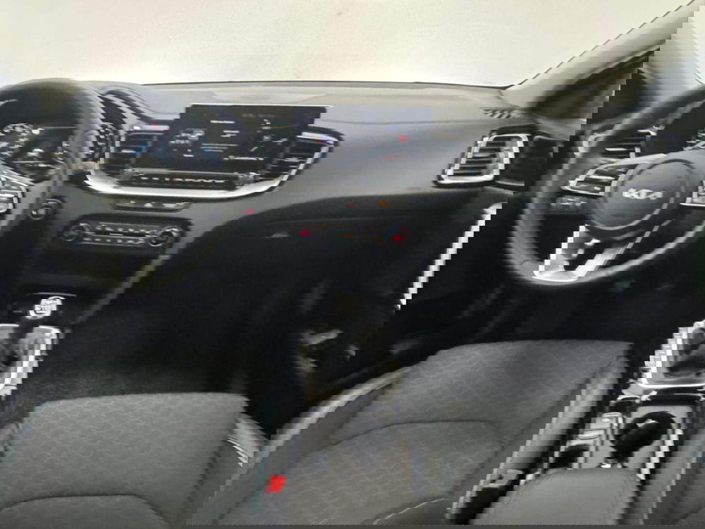 Kia XCeed nuova a Como (4)