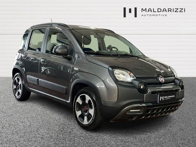 Fiat Panda Cross 1.0 firefly hybrid Cross s&amp;s 70cv 5p.ti del 2020 usata a Bari