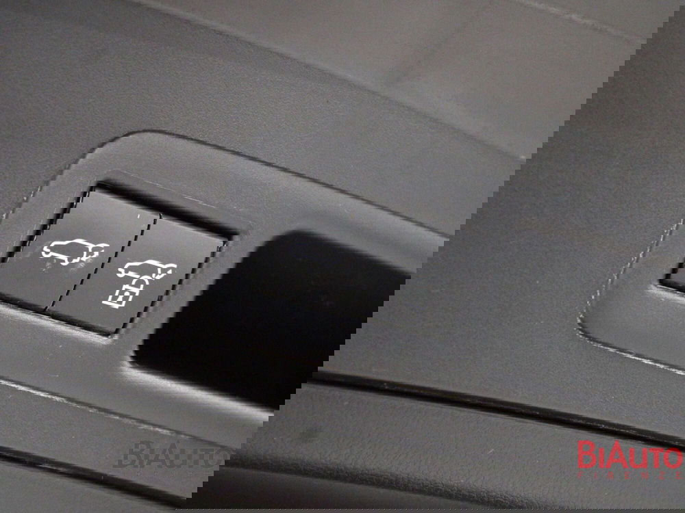 Lexus UX usata a Firenze (18)