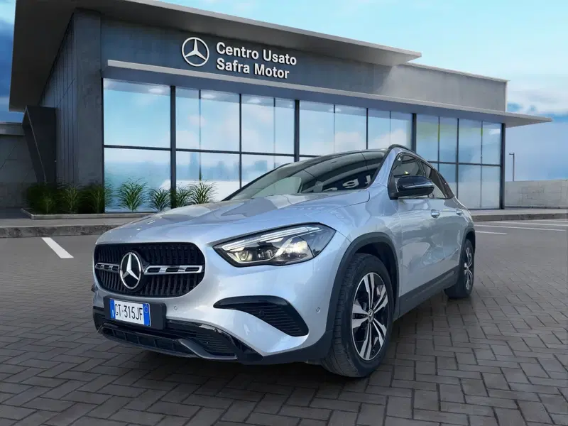 Mercedes-Benz GLA SUV usata a Cosenza