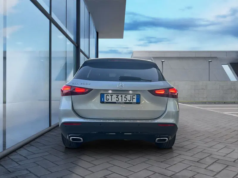 Mercedes-Benz GLA SUV usata a Cosenza (5)