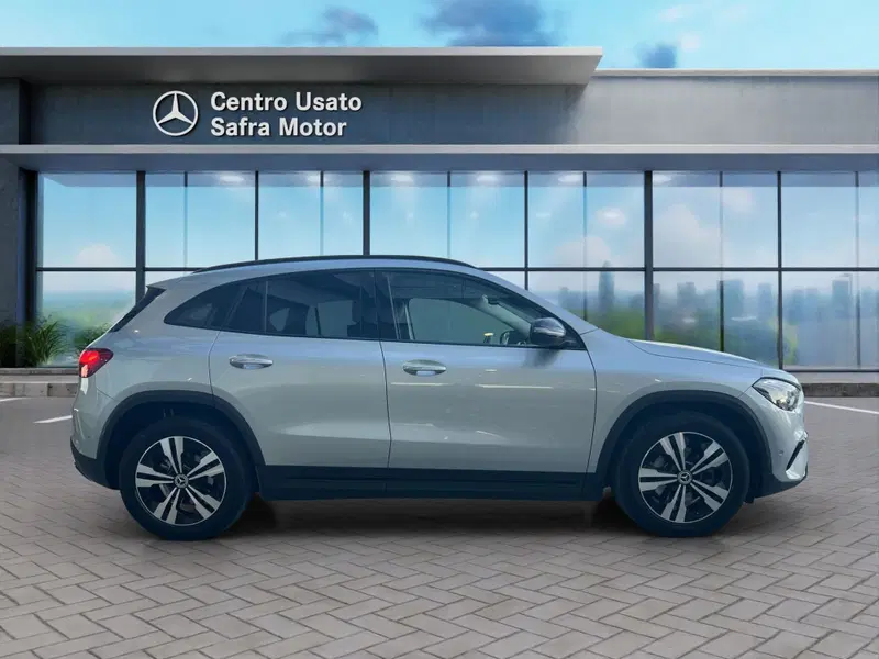Mercedes-Benz GLA SUV usata a Cosenza (7)