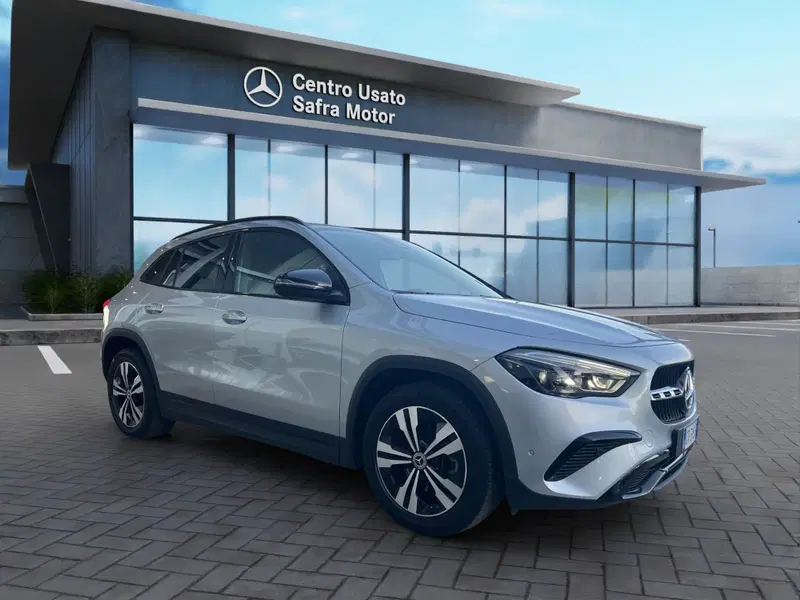 Mercedes-Benz GLA SUV usata a Cosenza (8)