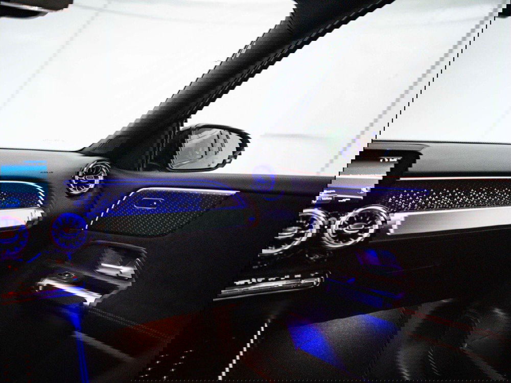 Mercedes-Benz GLB nuova a Macerata (19)