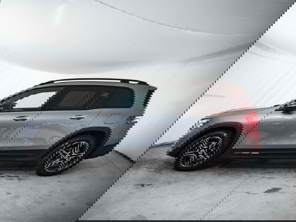 Mercedes-Benz GLB nuova a Macerata (2)