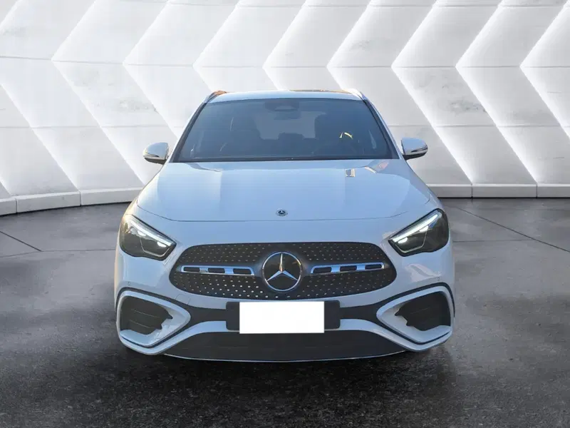 Mercedes-Benz GLA SUV usata a Salerno (3)