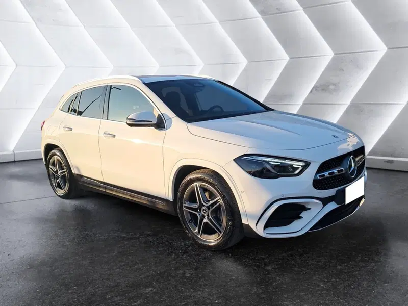 Mercedes-Benz GLA SUV usata a Salerno (4)