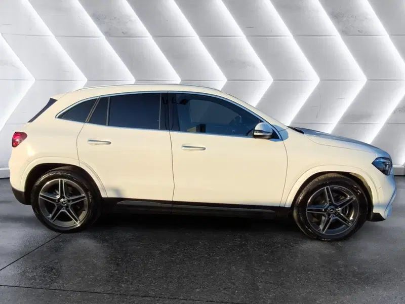 Mercedes-Benz GLA SUV usata a Salerno (5)