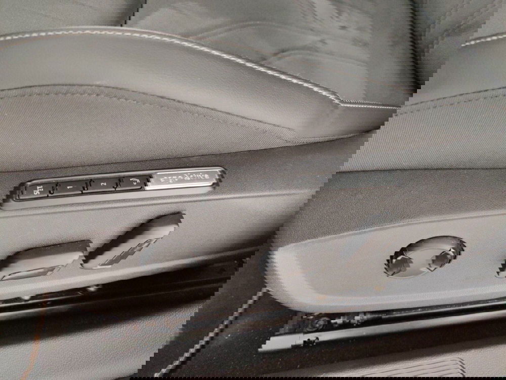 Volkswagen Golf usata a Massa-Carrara (10)