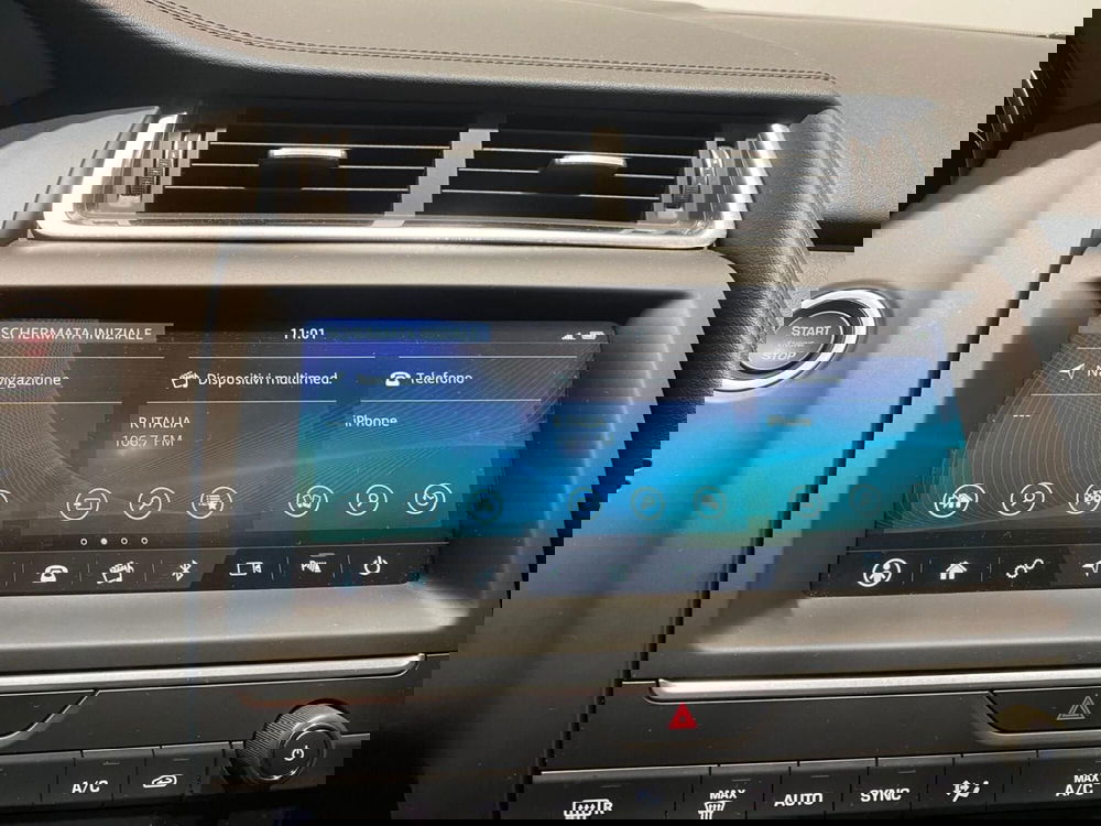 Jaguar E-Pace usata a Milano (12)