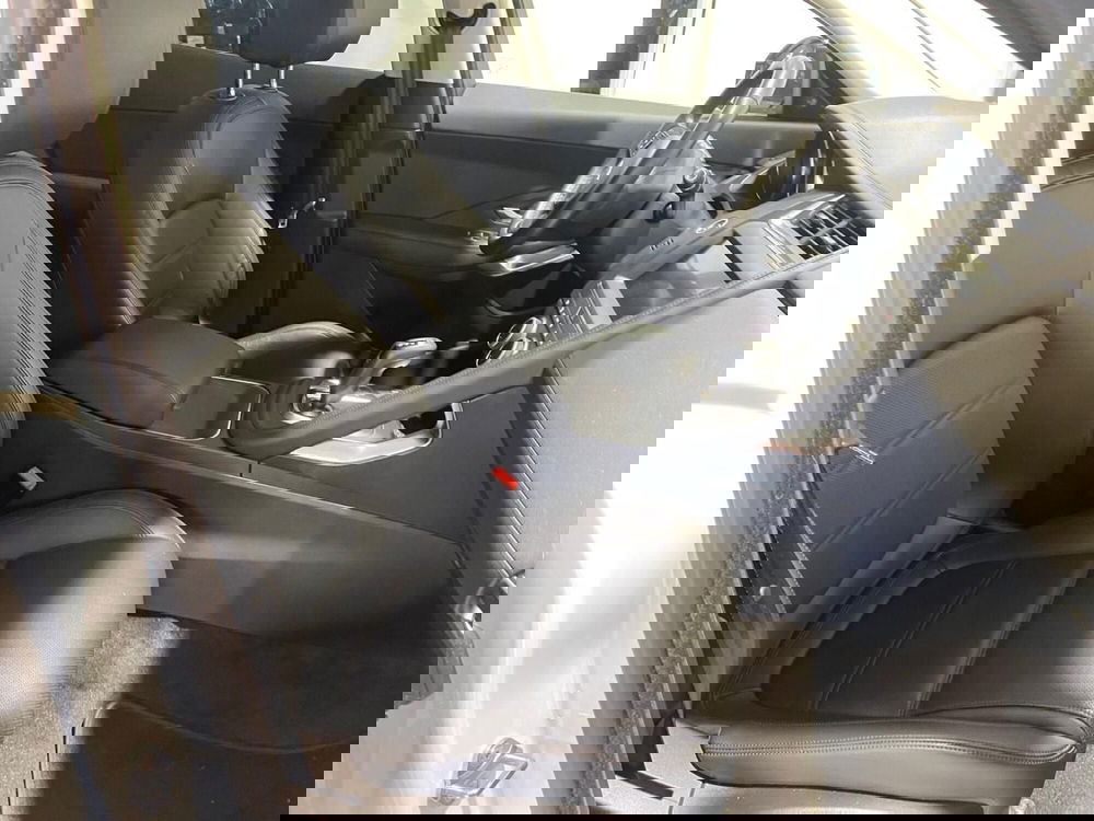 Jaguar E-Pace usata a Milano (17)