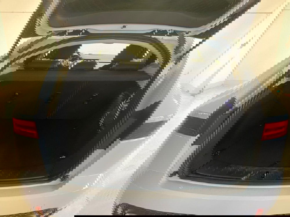 Jaguar E-Pace usata a Milano (20)