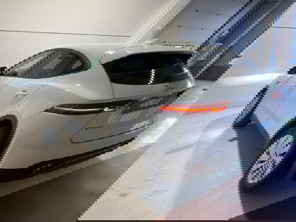 Jaguar E-Pace usata a Milano (4)
