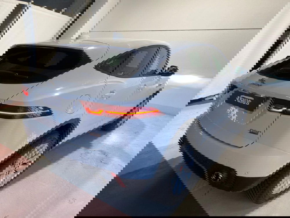 Jaguar E-Pace usata a Milano (6)