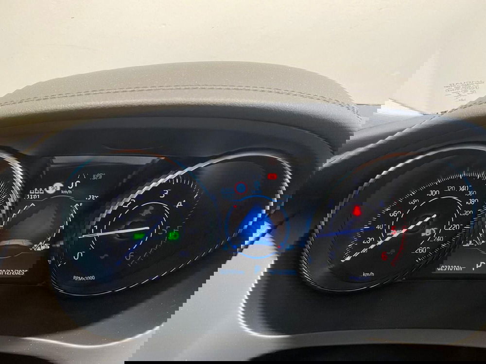 Jaguar E-Pace usata a Milano (9)