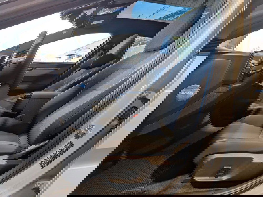 Volvo EX30 Cross Country nuova a Pescara (7)