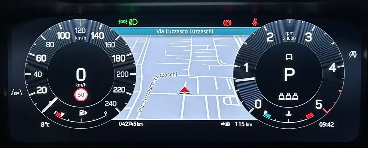 Land Rover Discovery Sport usata a Ferrara (10)