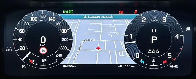 Land Rover Discovery Sport usata a Ferrara (10)