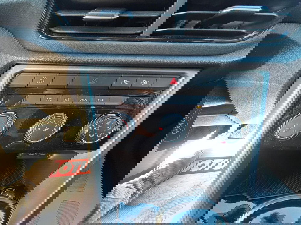 Volkswagen T-Roc usata a Teramo (9)