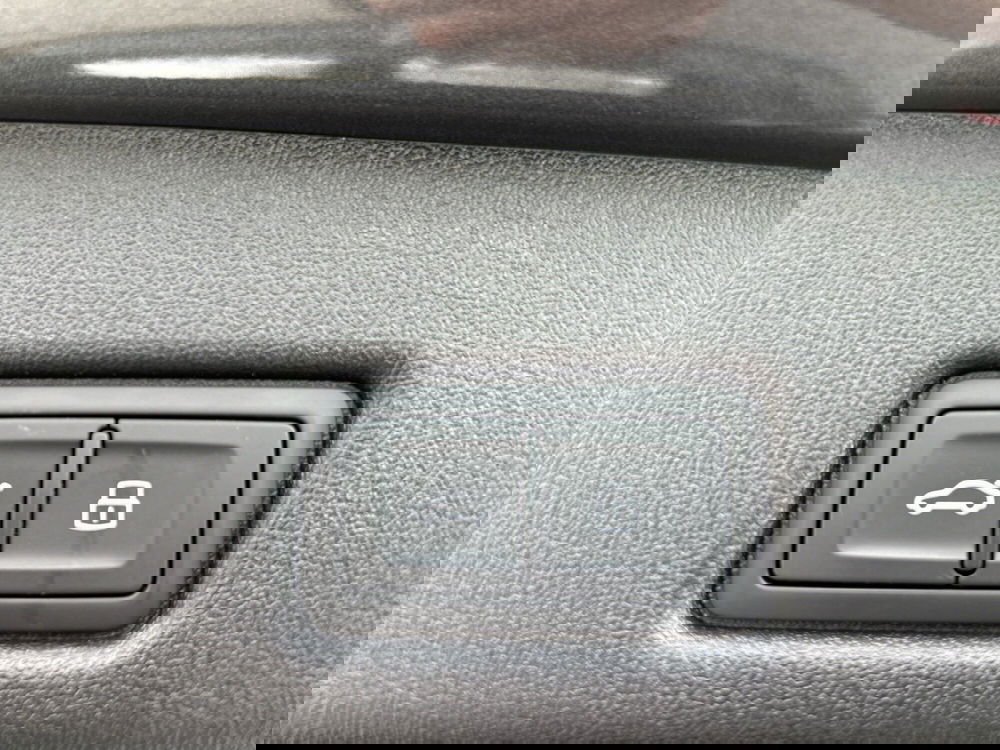 Audi Q5 Sportback nuova a Roma (12)