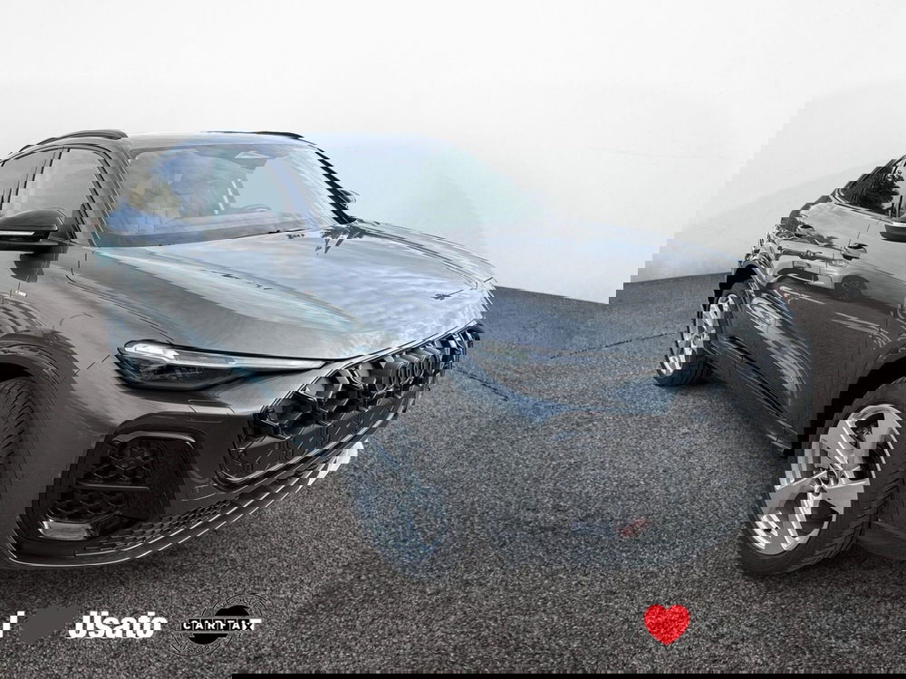 Audi Q5 Sportback nuova a Roma (2)