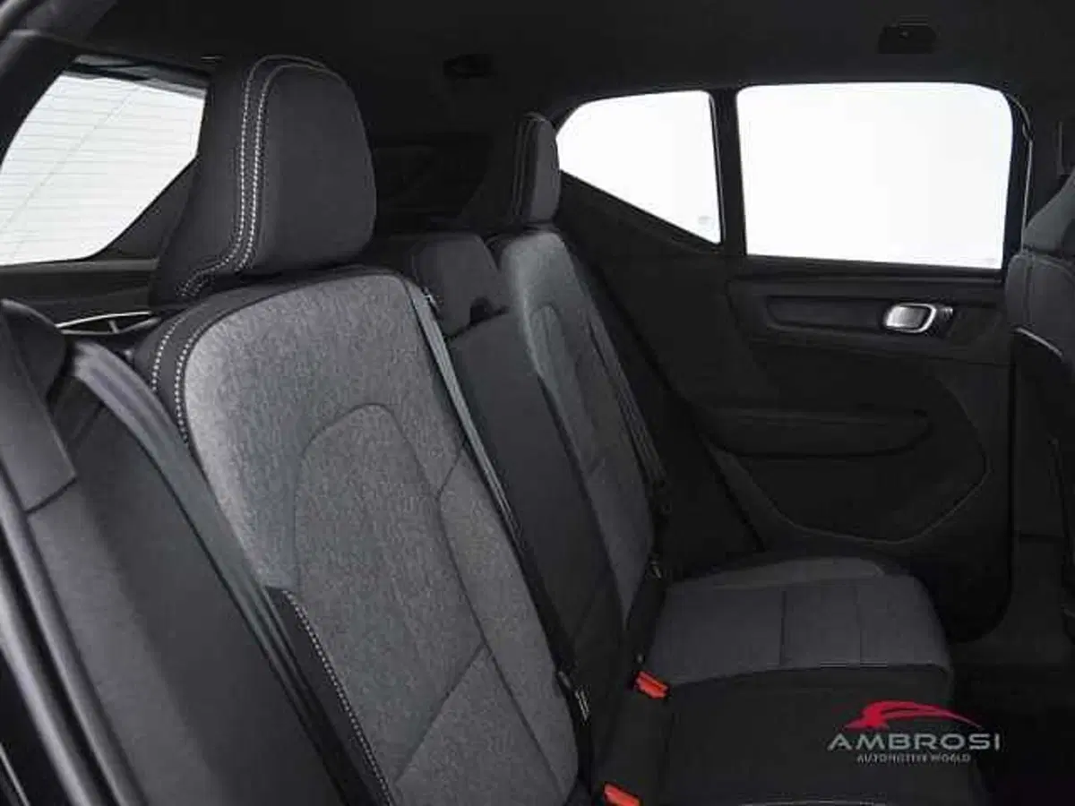 Volvo XC40 usata a Perugia (11)