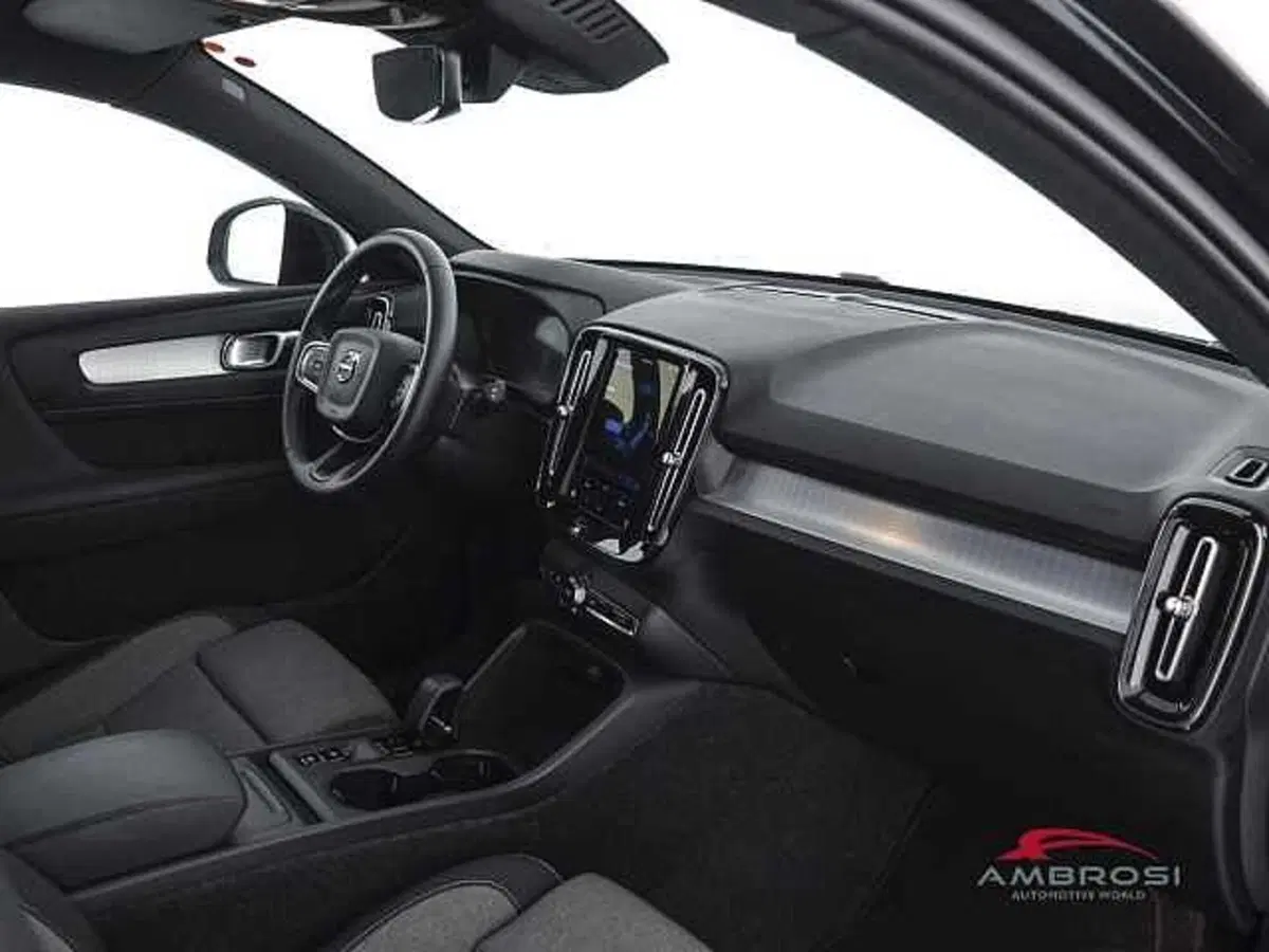 Volvo XC40 usata a Perugia (12)