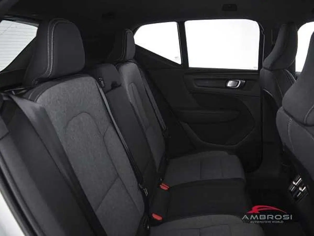 Volvo XC40 usata a Perugia (11)