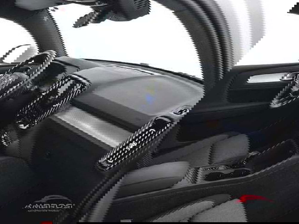 Volvo XC40 usata a Perugia (12)