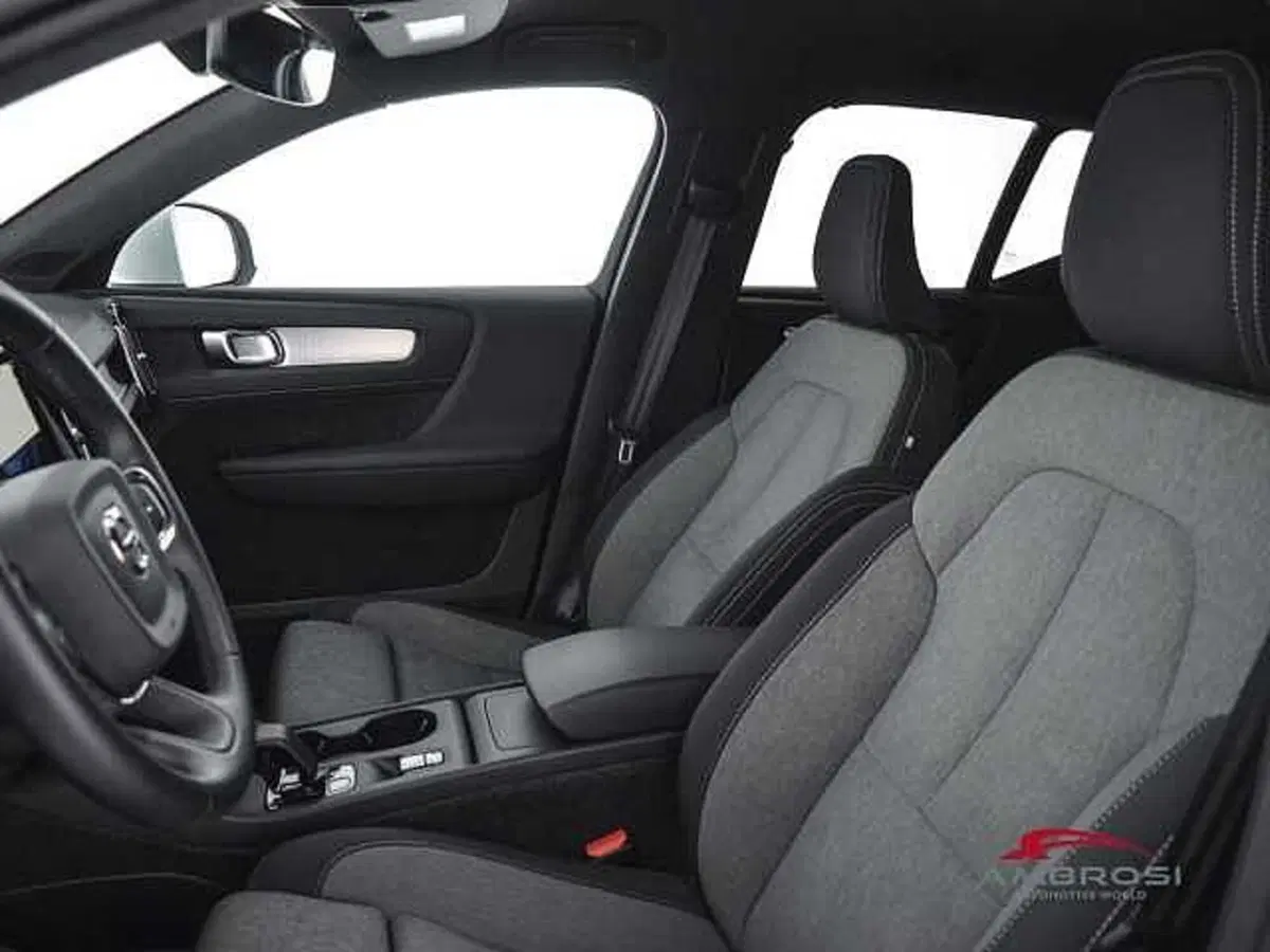 Volvo XC40 usata a Perugia (9)